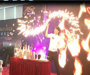 珠海將車網開業盛典邀請【佛山展翅調酒咖啡西點培訓學校】調酒師為花式調酒演出嘉賓